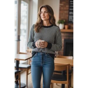 Banana Republic Merino Wool Blend Sweater XS Black White Pattern